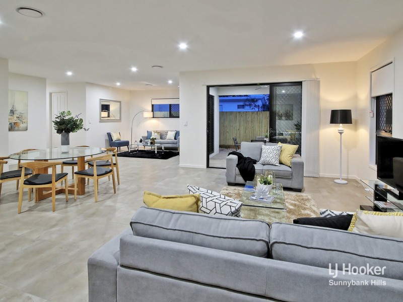 10 Sunshine Place, Eight Mile Plains QLD 4113