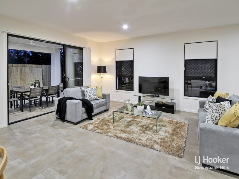 10 Sunshine Place, Eight Mile Plains QLD 4113