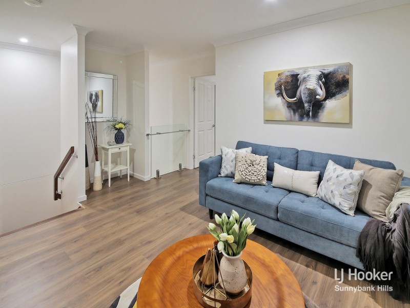 10 Sunshine Place, Eight Mile Plains QLD 4113