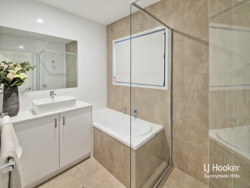 10 Sunshine Place, Eight Mile Plains QLD 4113