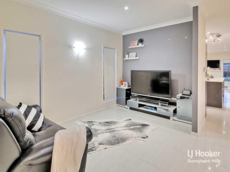 28 Phoenix Street, Rochedale QLD 4123