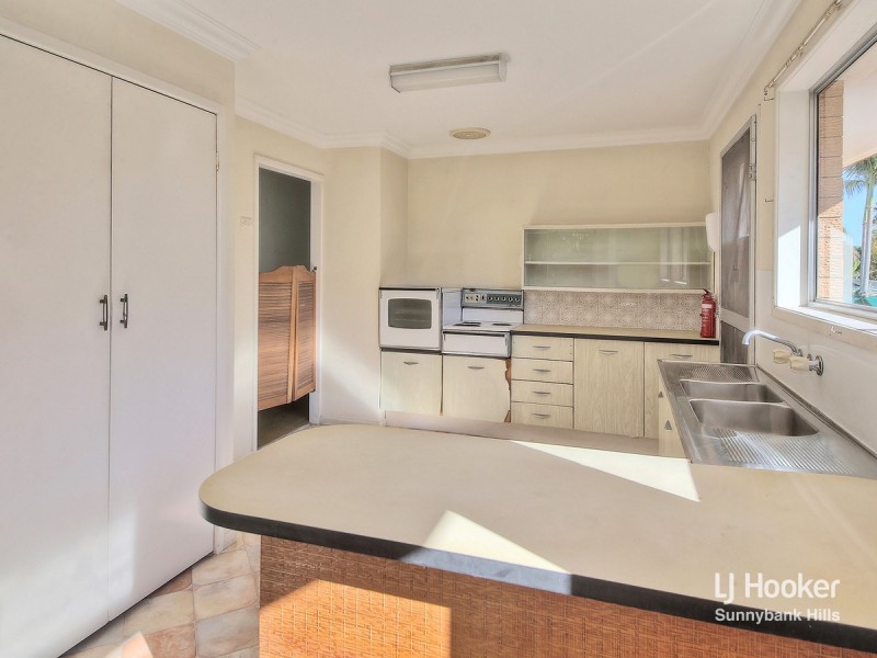 141 Granadilla Street, Macgregor QLD 4109