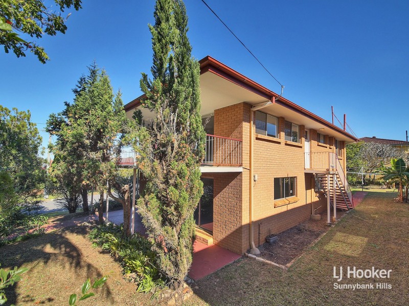 141 Granadilla Street, Macgregor QLD 4109