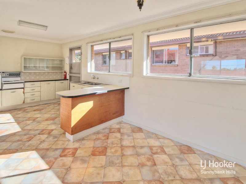 141 Granadilla Street, Macgregor QLD 4109