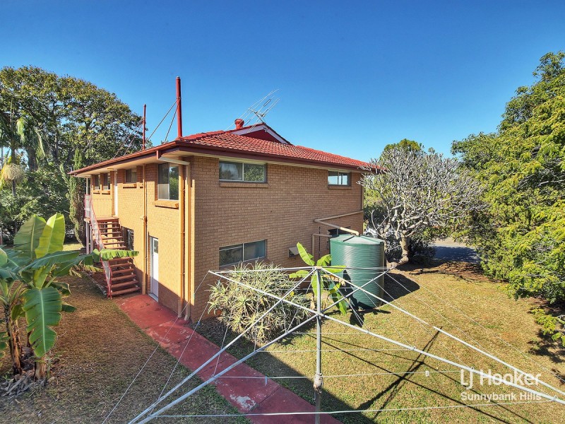 141 Granadilla Street, Macgregor QLD 4109