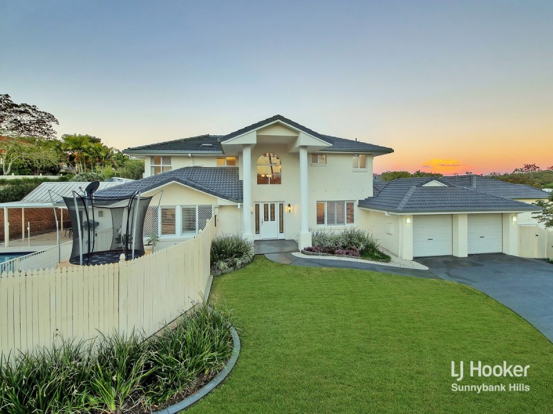 2 Portmarnock Way, Carindale QLD 4152