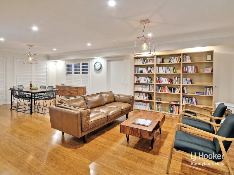 2 Portmarnock Way, Carindale QLD 4152