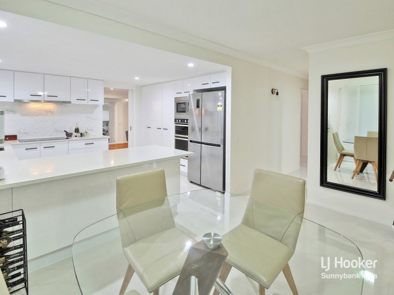 2 Portmarnock Way, Carindale QLD 4152