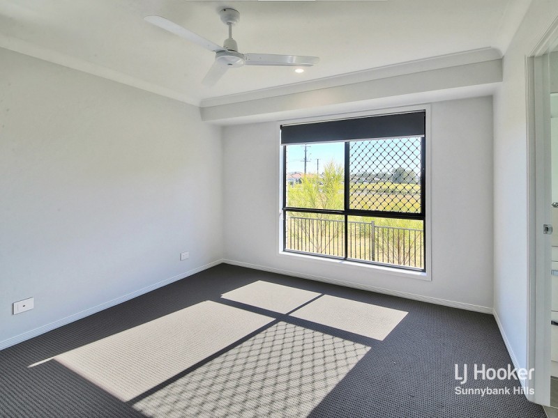 8 Fiveways Circuit, Park Ridge QLD 4125