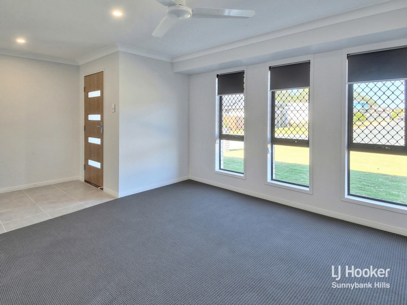 8 Fiveways Circuit, Park Ridge QLD 4125