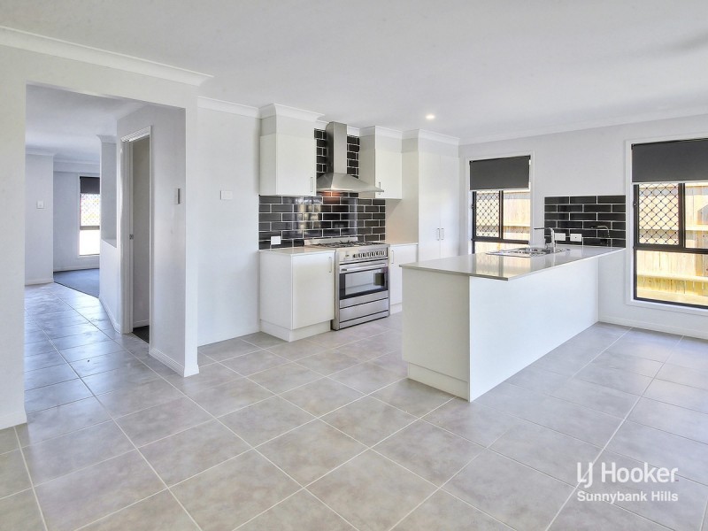 8 Fiveways Circuit, Park Ridge QLD 4125