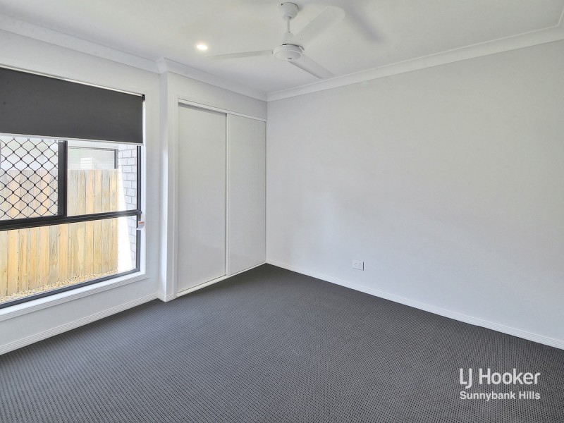 8 Fiveways Circuit, Park Ridge QLD 4125