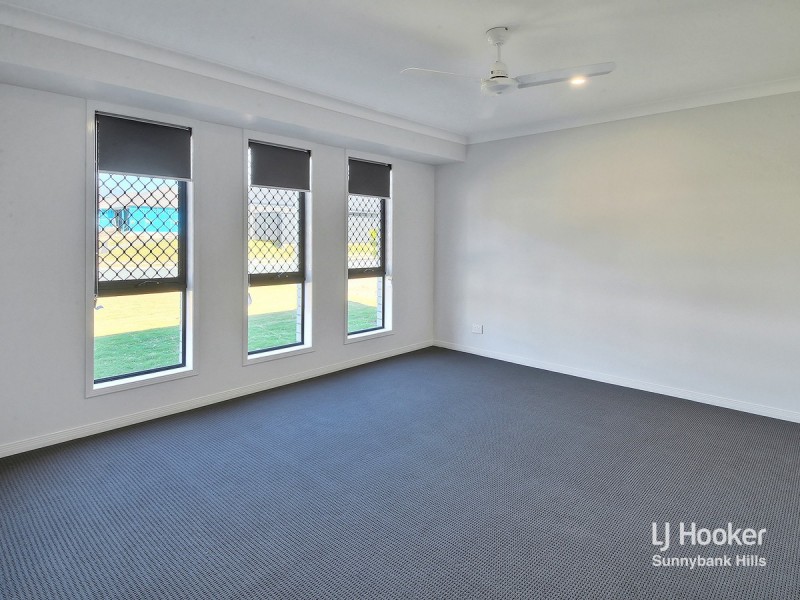 8 Fiveways Circuit, Park Ridge QLD 4125