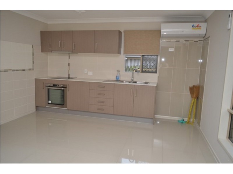 37a Estoril Street, Robertson QLD 4109