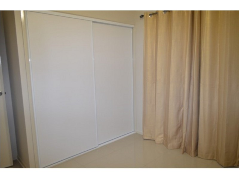 37a Estoril Street, Robertson QLD 4109