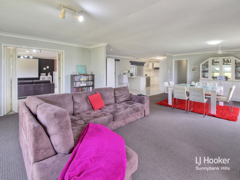 46 Owens Crescent, Regents Park QLD 4118