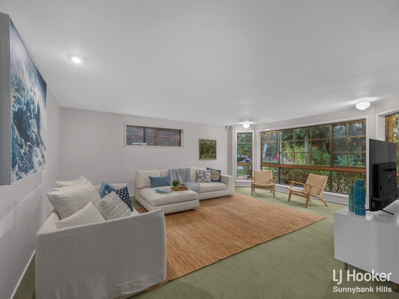 16 Sandringham Street, Mansfield QLD 4122