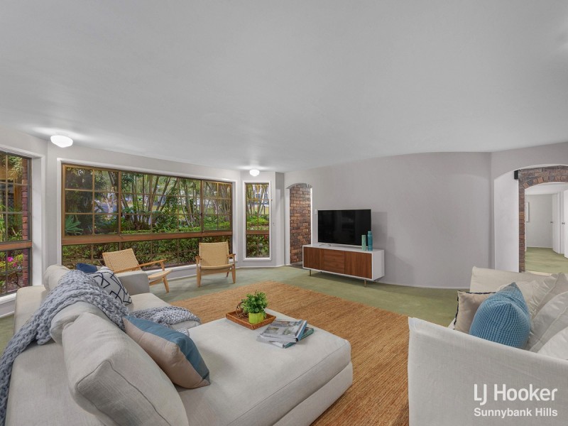 16 Sandringham Street, Mansfield QLD 4122