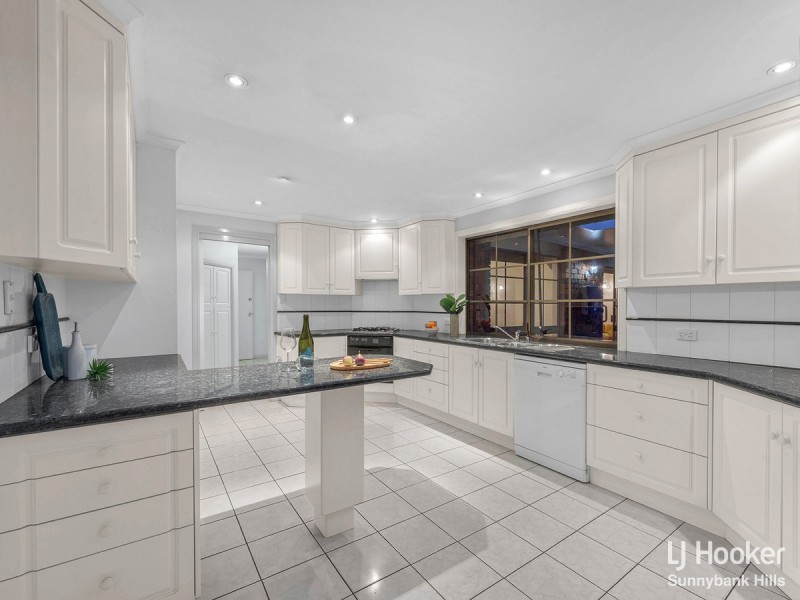 16 Sandringham Street, Mansfield QLD 4122