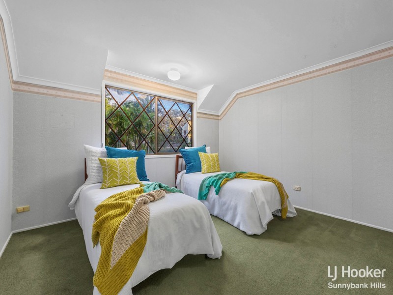 16 Sandringham Street, Mansfield QLD 4122