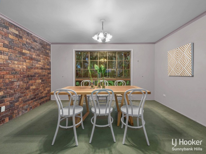 16 Sandringham Street, Mansfield QLD 4122