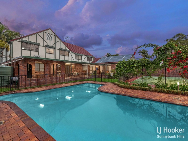 16 Sandringham Street, Mansfield QLD 4122