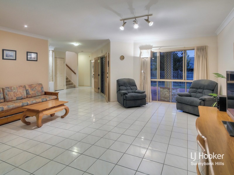 16 Gulubia Place, Calamvale QLD 4116