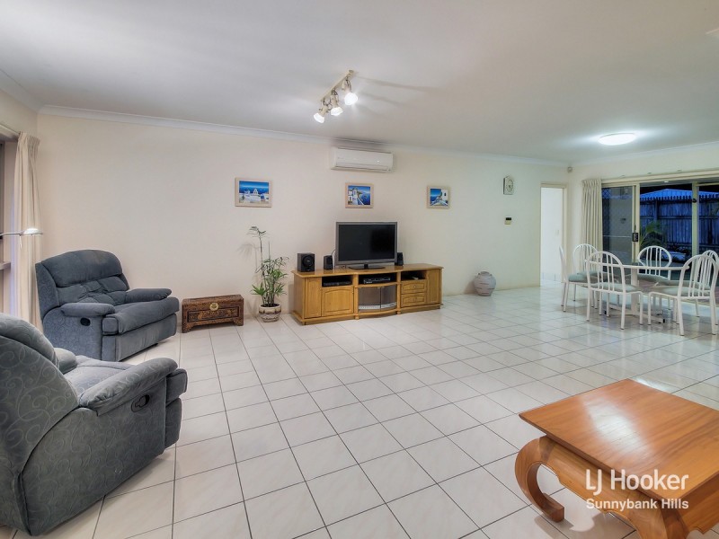 16 Gulubia Place, Calamvale QLD 4116