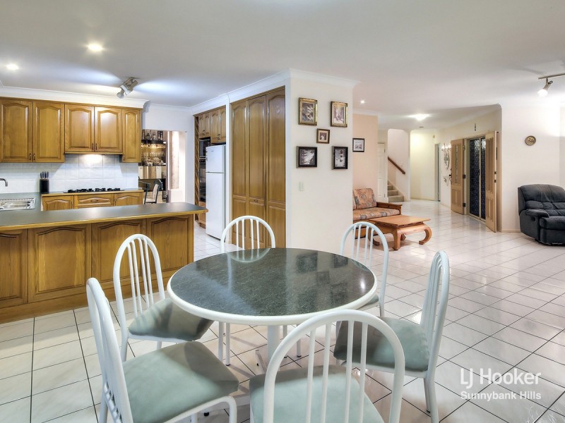 16 Gulubia Place, Calamvale QLD 4116