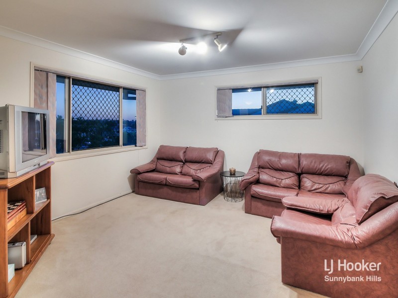16 Gulubia Place, Calamvale QLD 4116