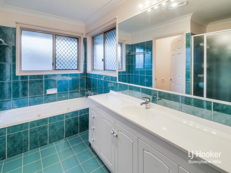 16 Gulubia Place, Calamvale QLD 4116