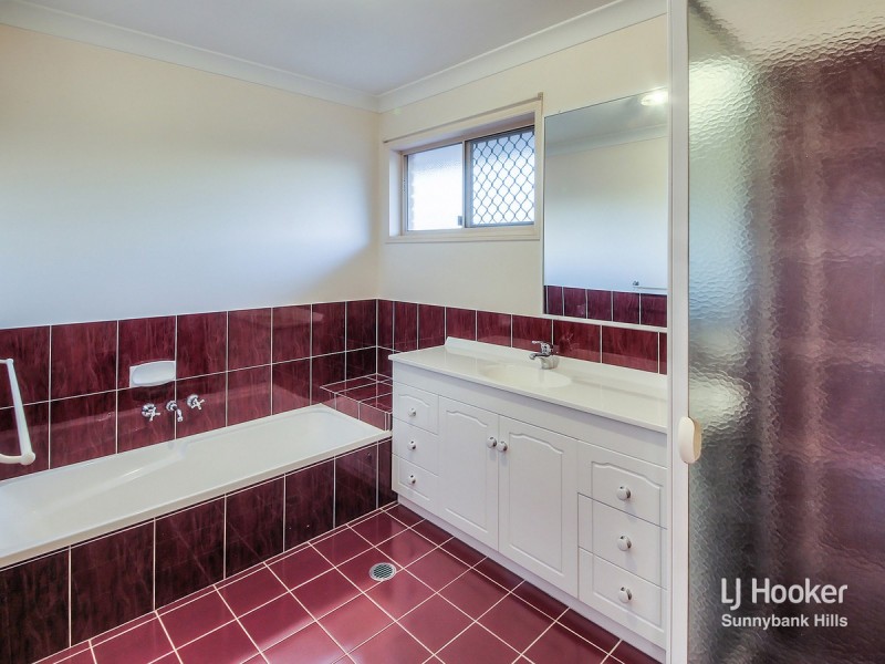 16 Gulubia Place, Calamvale QLD 4116