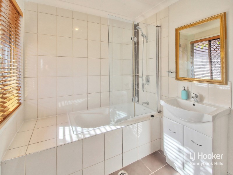 61 Calliope Street, Runcorn QLD 4113