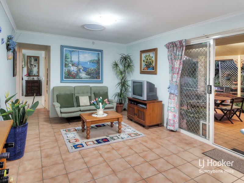 34 Sunflower Crescent, Calamvale QLD 4116