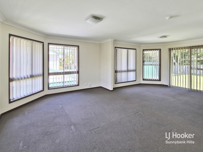 10 Knightsbridge Crescent, Rochedale QLD 4123