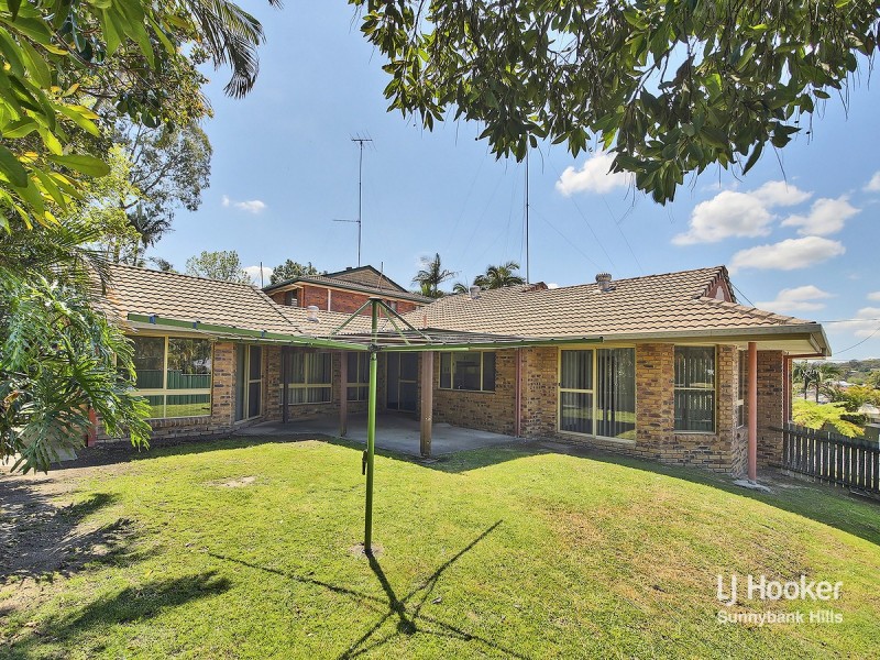 10 Knightsbridge Crescent, Rochedale QLD 4123