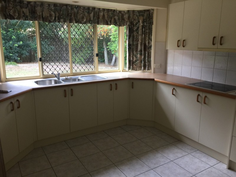 16 Carnation Crescent, Calamvale QLD 4116