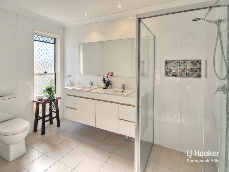 348 Warrigal Road, Eight Mile Plains QLD 4113