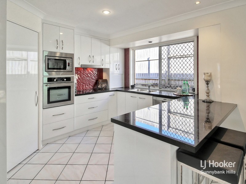 348 Warrigal Road, Eight Mile Plains QLD 4113