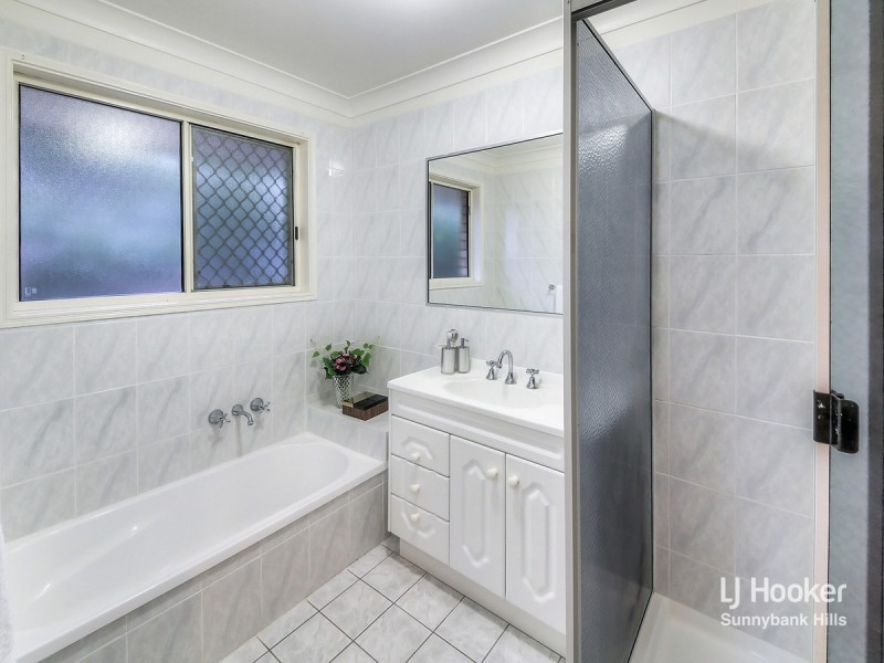 11 Boronia Close, Calamvale QLD 4116