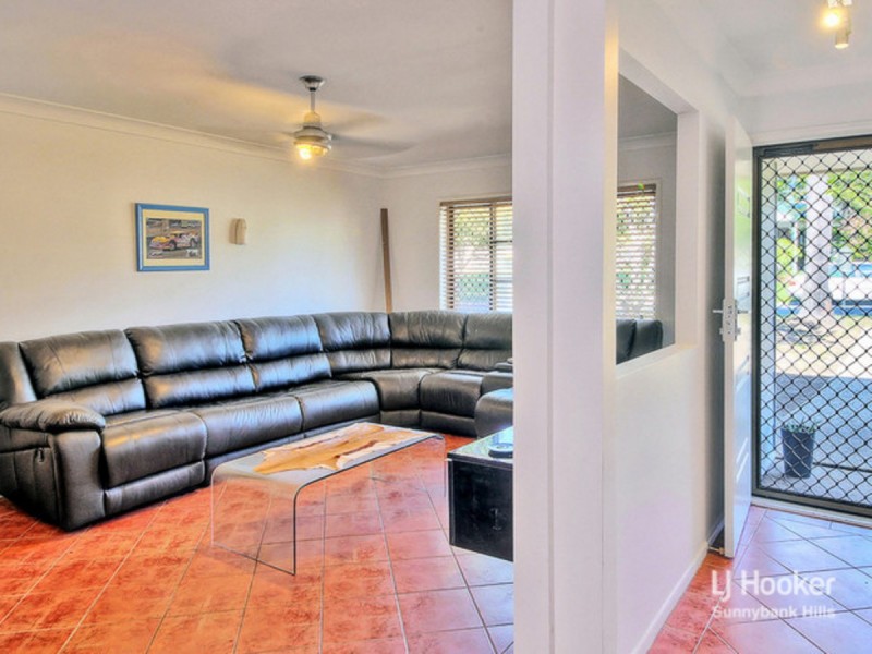 18 Antlia Street, Regents Park QLD 4118