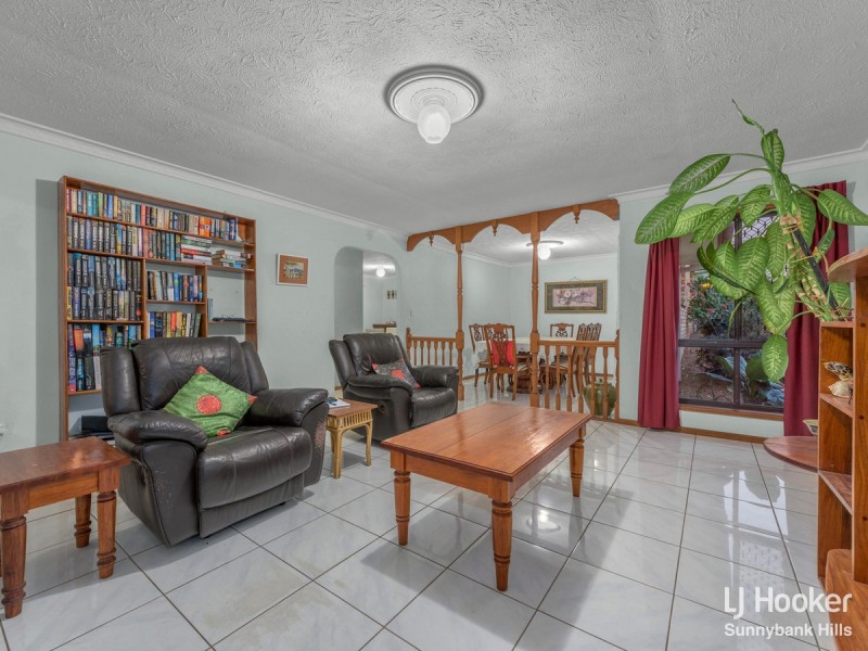 18 Coolidge Court, Stretton QLD 4116