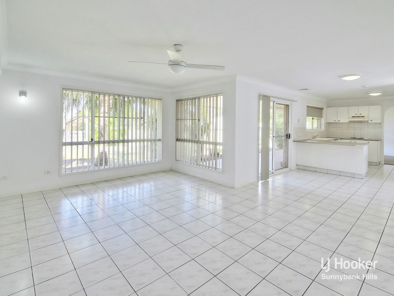11 Gulubia Place, Calamvale QLD 4116