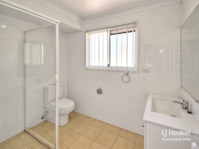 11 Gulubia Place, Calamvale QLD 4116