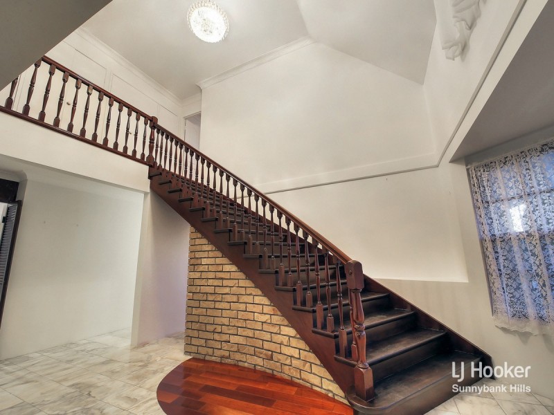 16 Orpheus Street, Robertson QLD 4109