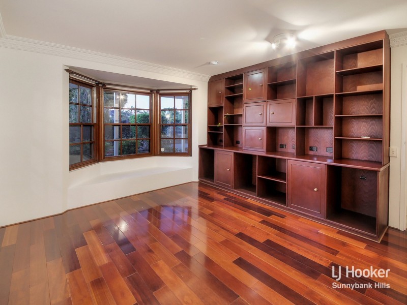 16 Orpheus Street, Robertson QLD 4109