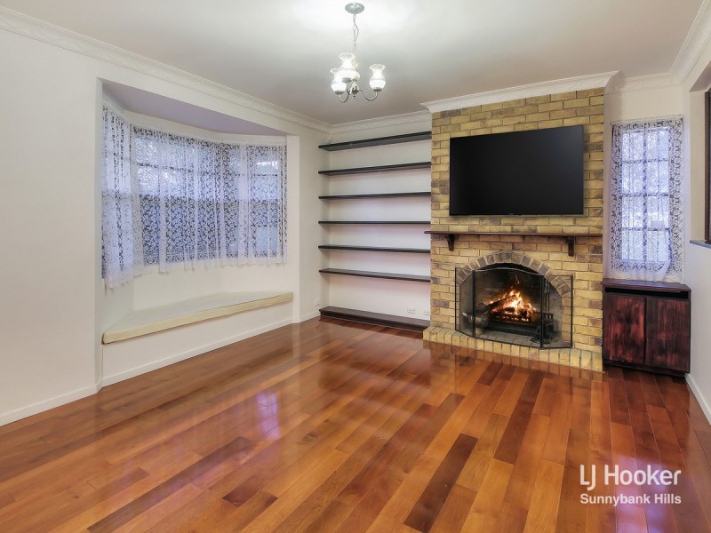 16 Orpheus Street, Robertson QLD 4109