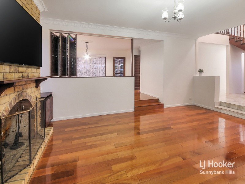 16 Orpheus Street, Robertson QLD 4109