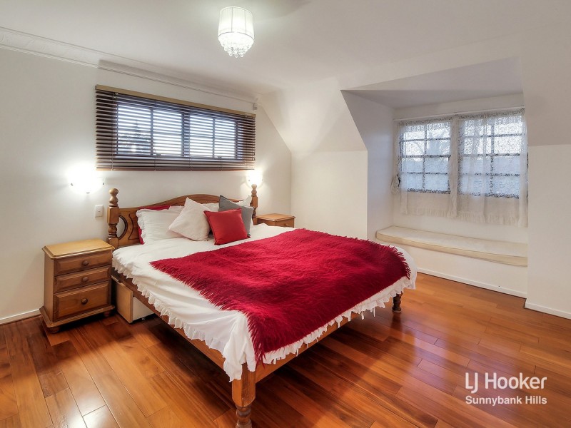 16 Orpheus Street, Robertson QLD 4109