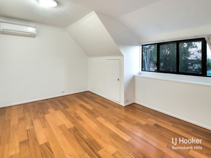 16 Orpheus Street, Robertson QLD 4109